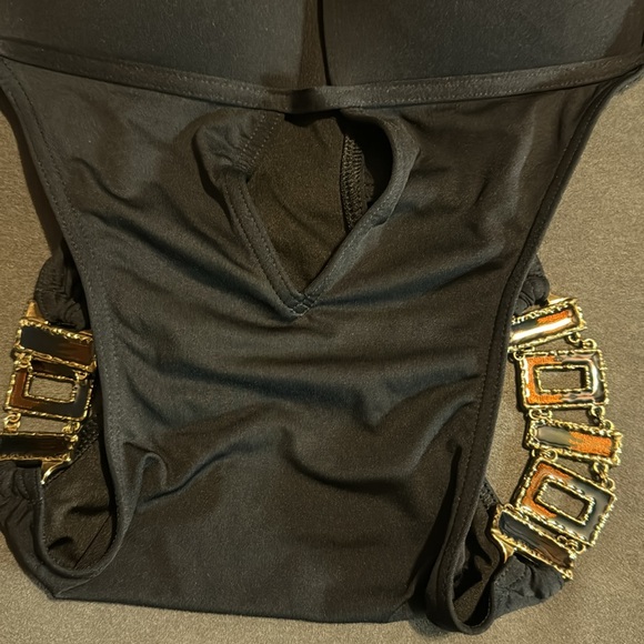 Stylish Black One Piece Swimsuit by Victoria’s Secret Size Small - Picture 10 of 11